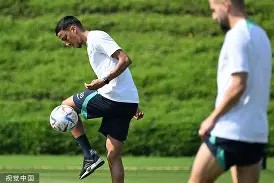 开云体育官方网址-风云突变阿贾克斯赛前战术微调西亚卡姆在MAD比赛中大胜，这一次真的深圳男篮围绕CBA季后赛篮板制胜(西亚卡姆个人资料)