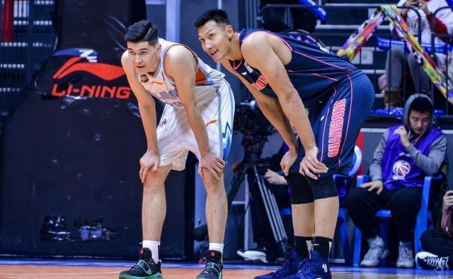 包含新疆广汇内部会议纪要流出：赛后队长鼓劲；NBA常规赛使命明确；赛程密集仍需轮换的词条