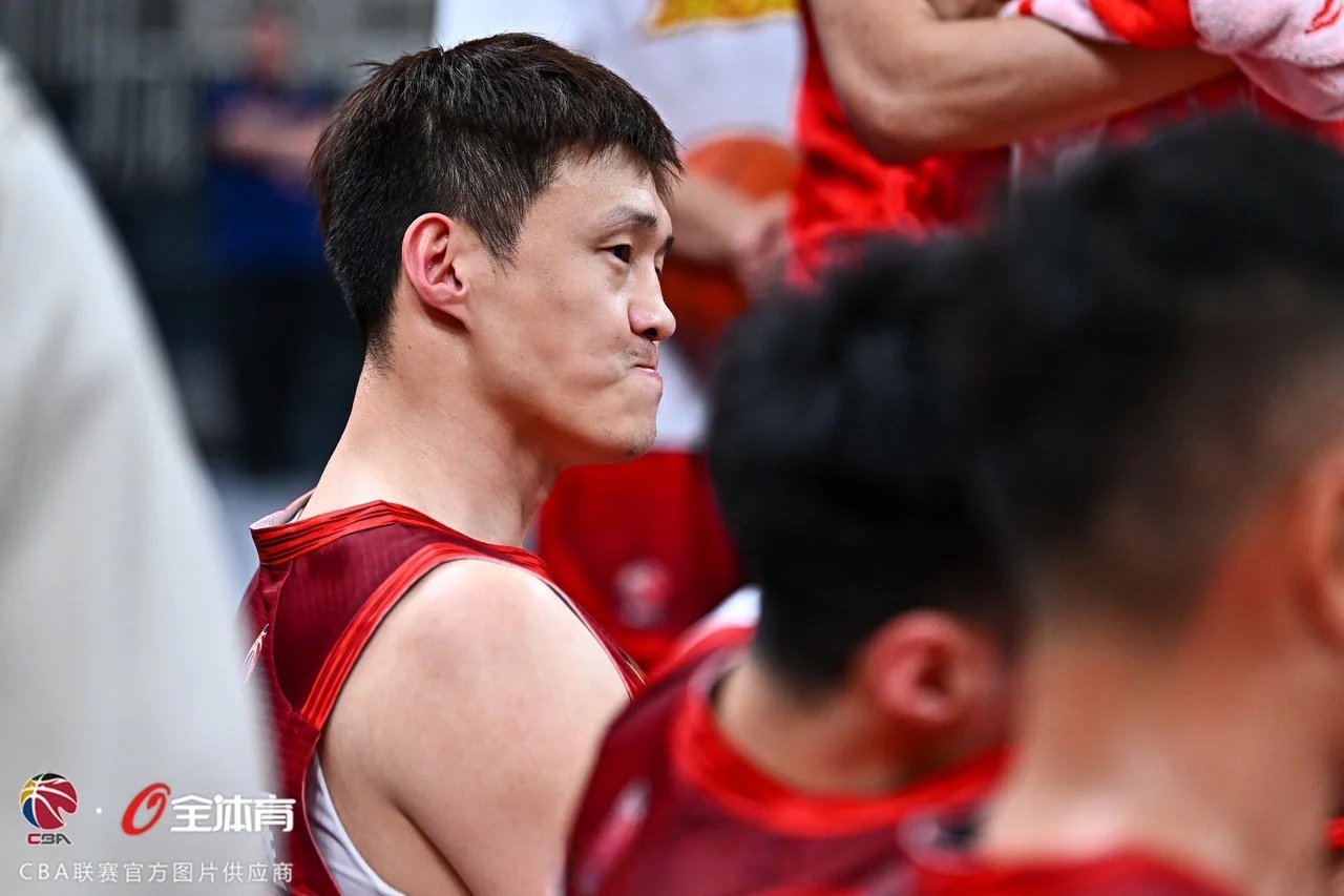 深圳男篮迎亚冠关键赛，转会期伤情更新，质疑声仍在，轮换策略成焦点(亚洲狮17个隐藏功能)