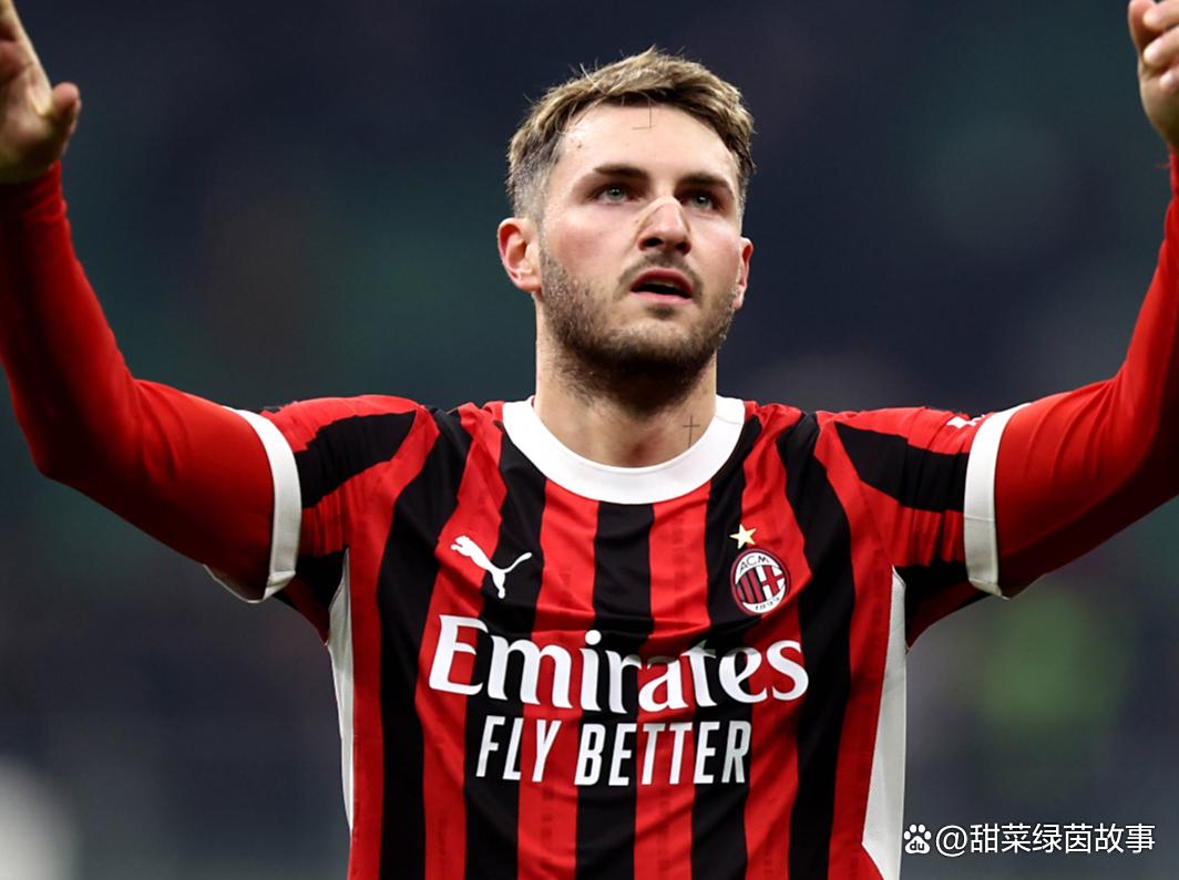 AC米兰训练开放日；集结日内部沟通引欢呼；意大利杯在即；年轻球员得到机会的简单介绍