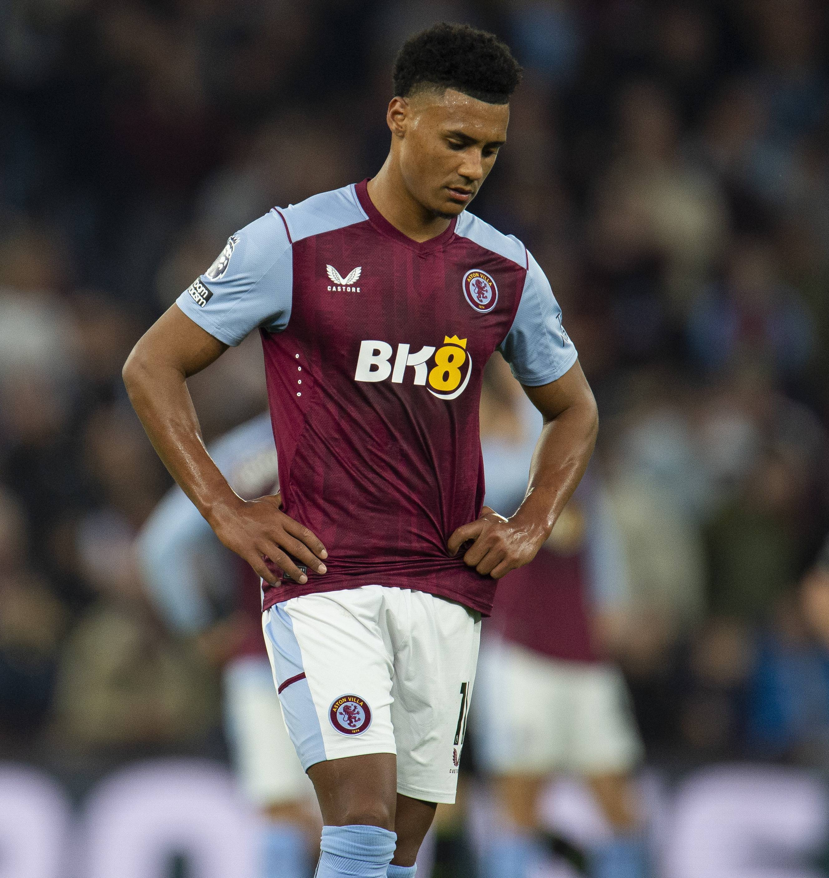 包含阿斯顿维拉迎英超关键赛，冲刺阶段战术微调，引发热议，身体对抗强度拉满的词条