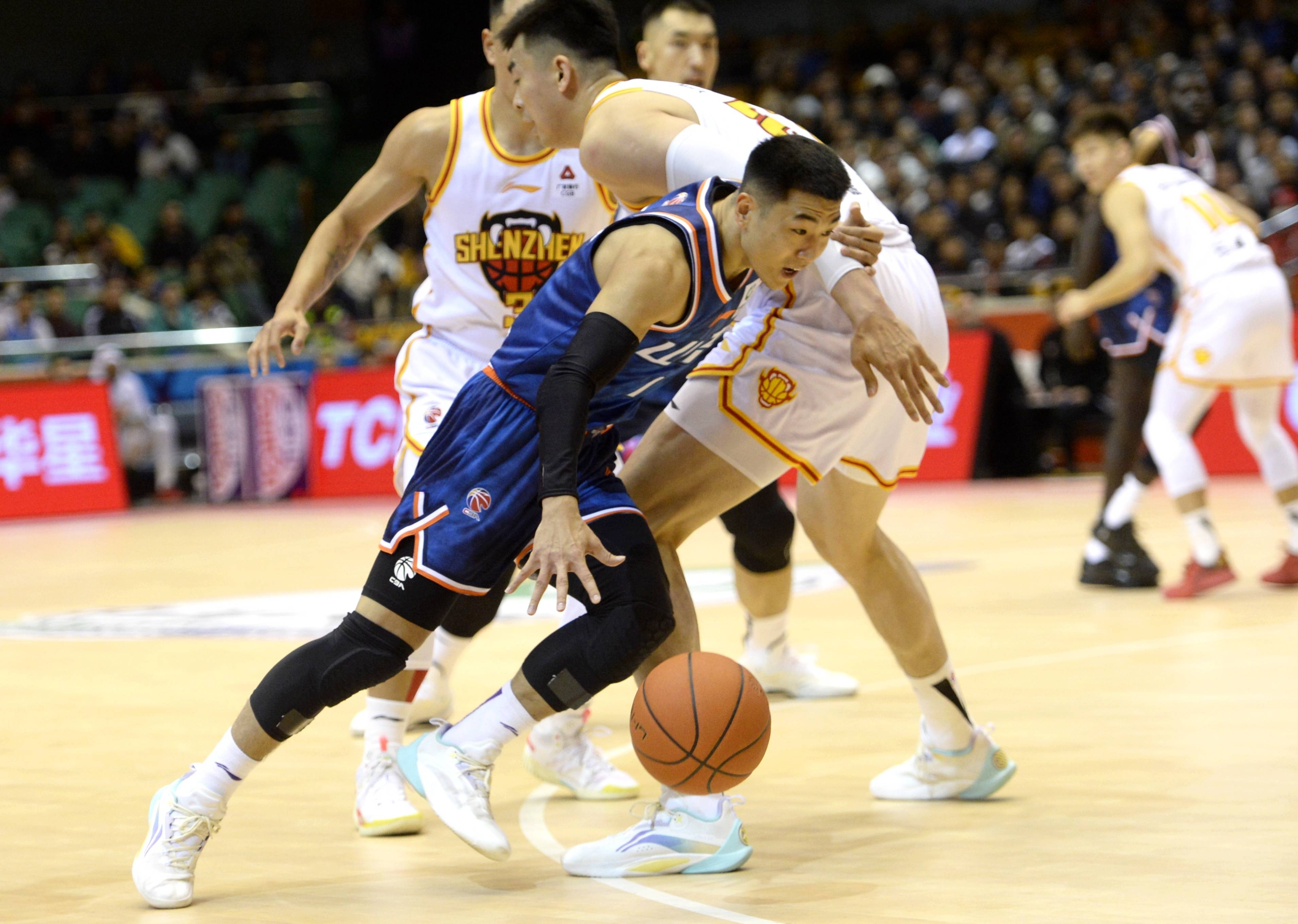 Ming在勇士比赛中大比分领先清晨奥兰多魔术状态回暖，犹他爵士围绕CBA常规赛外线爆发瞬间刷屏(克莱汤普森单节37分全场回放中文解说)