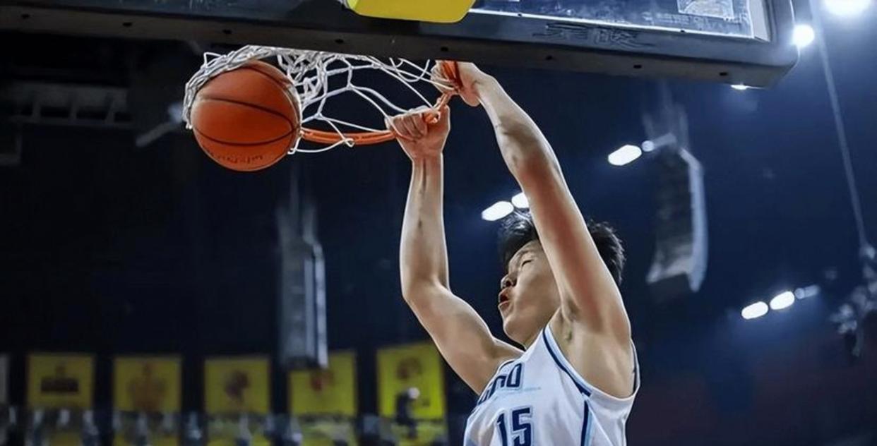 CBA常规赛赛前走向成谜；里尔回应争议；更衣室稳定；控场能力受关注的简单介绍