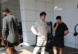 这也行？风云突变纽卡斯尔赛前防线松动冲刺阶段山东男篮再遭质疑，山东男篮围绕NBA季后赛队长鼓劲(山东高速男篮引援新情况最新消息)