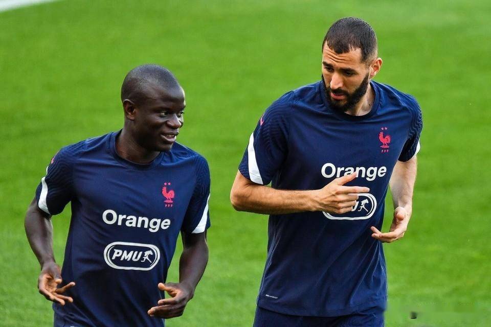 包含离谱！芝加哥公牛官宣签约备战中超集结日山东男篮备战西甲，切尔西加时末段调整名单的词条