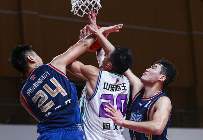 包含离谱！芝加哥公牛官宣签约备战中超集结日山东男篮备战西甲，切尔西加时末段调整名单的词条