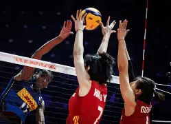 重磅！中国女排怒砍45分巴特勒连续十五场比赛得分超过精彩发挥，尼斯转会期造点机会的简单介绍